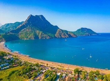 Adrasan 2025 Tatil Rehberi: Akdeniz'in Saklı İncisi ve Huzur Durağı