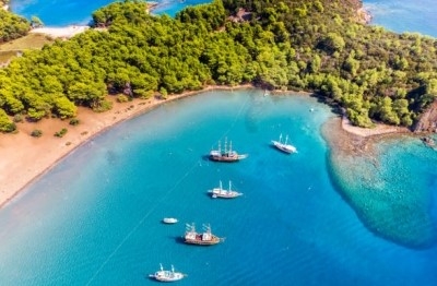 Antalya Havalimanı Kemer Transfer Hizmeti: Doğanın ve Eğlencenin Kalbine VIP Yolculuk! 2025
